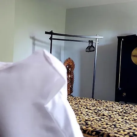 בית הארחה Le Courty *